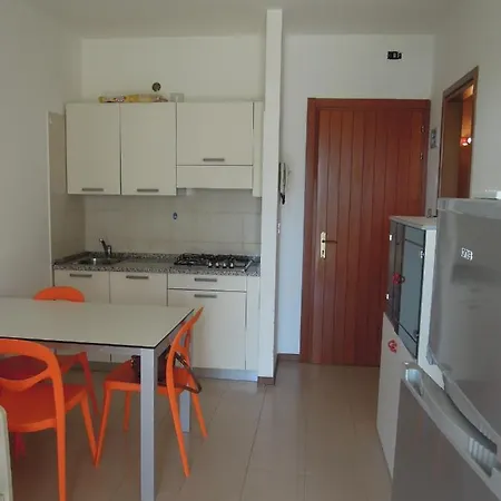 Sea View Flat With Balcony And Pool Apartamento