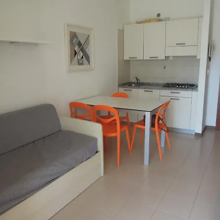 Sea View Flat With Balcony And Pool *