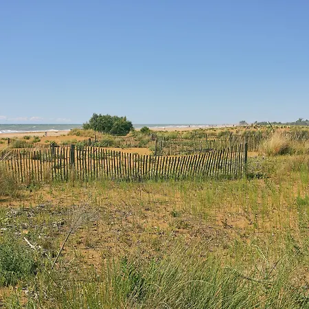 Sea View Flat With Balcony And Pool