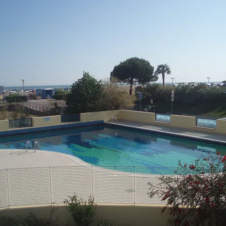 Sea View Flat With Balcony And Pool Apartamento *